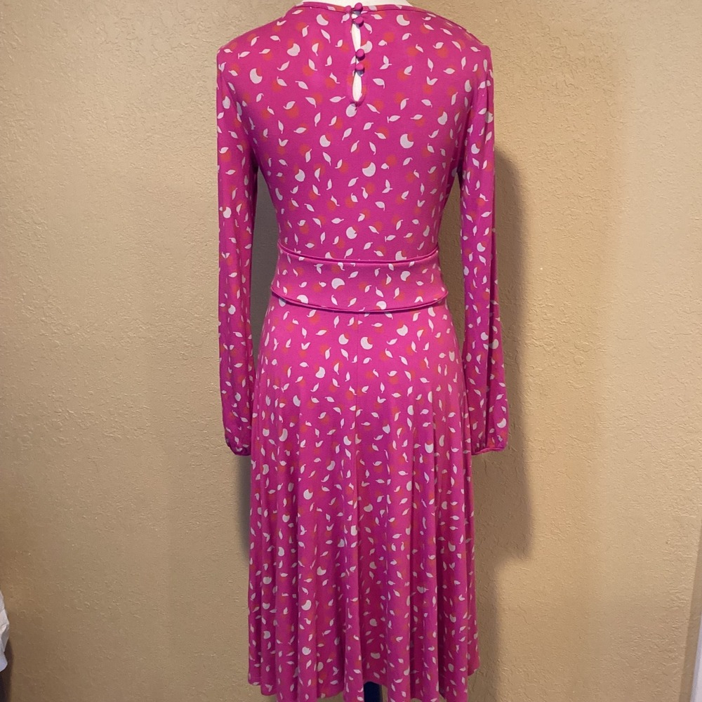 Boden Marilyn Dress in Pink Flambe Apples (abstract apple print), Size 6 Long - Picture 3 of 6